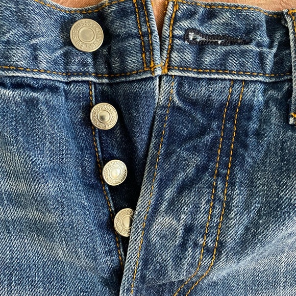 Levi’s cut off denim shorts - Picture 2 of 10